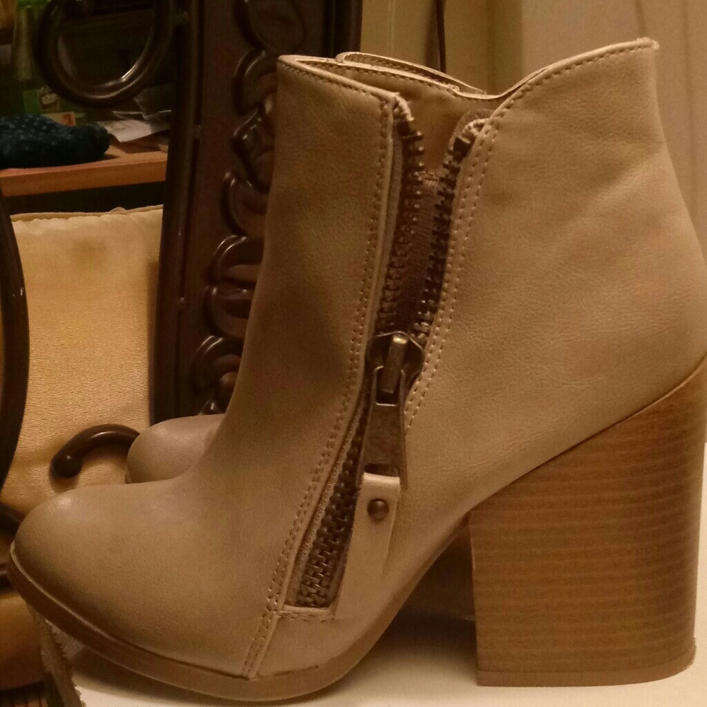 Ankle boots